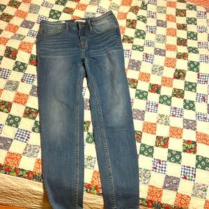 Women’s skinny Vigoss jeans size 27
